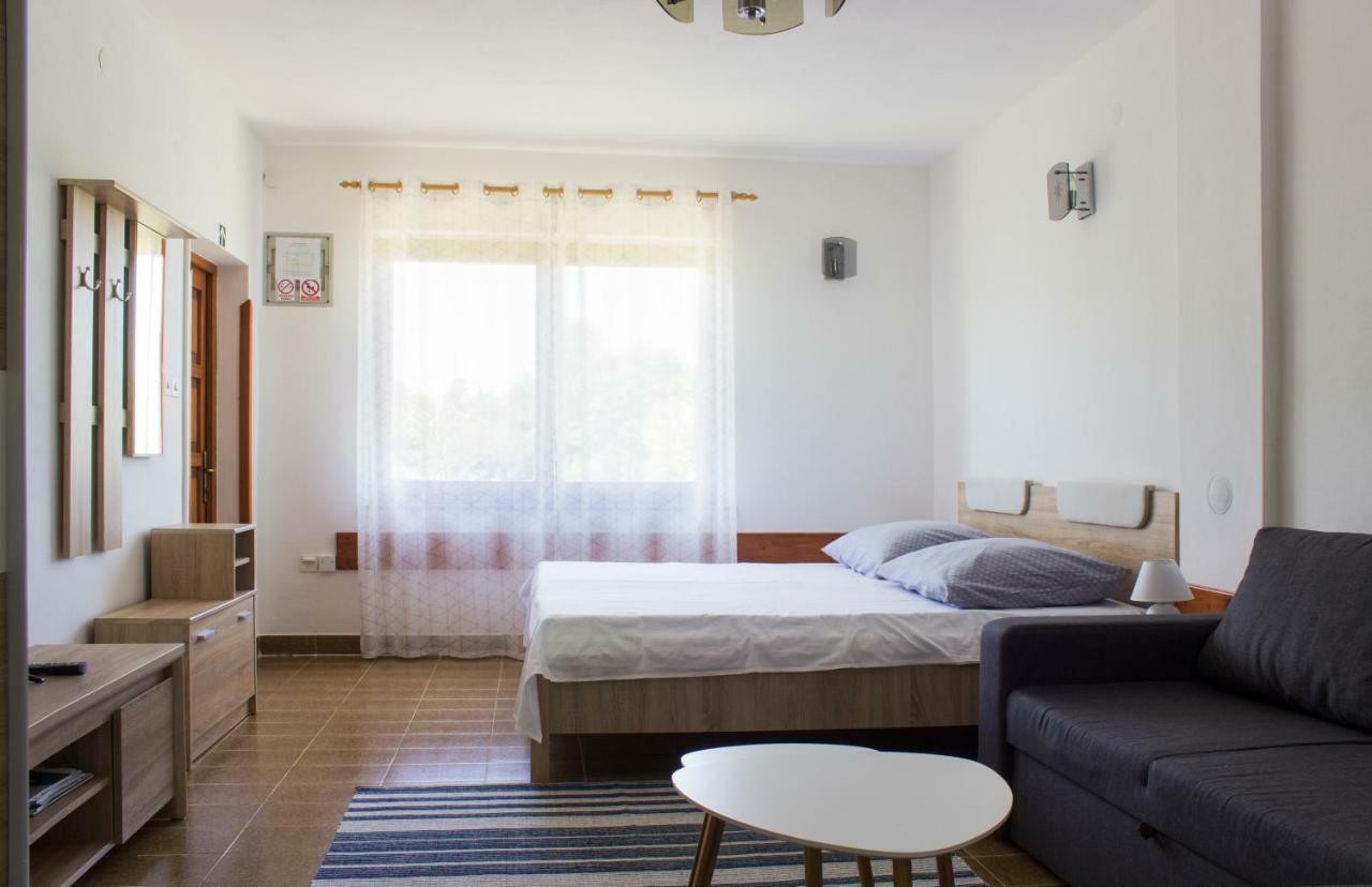 Twin Oaks Appartement Šišan Buitenkant foto